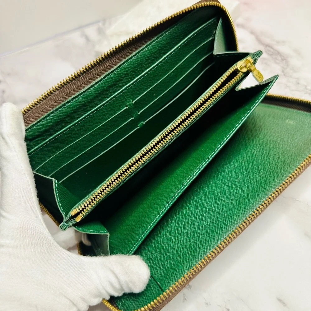EUC Louis Vuitton Monogram Groom Zippy Organizer Wallet Alpine Green